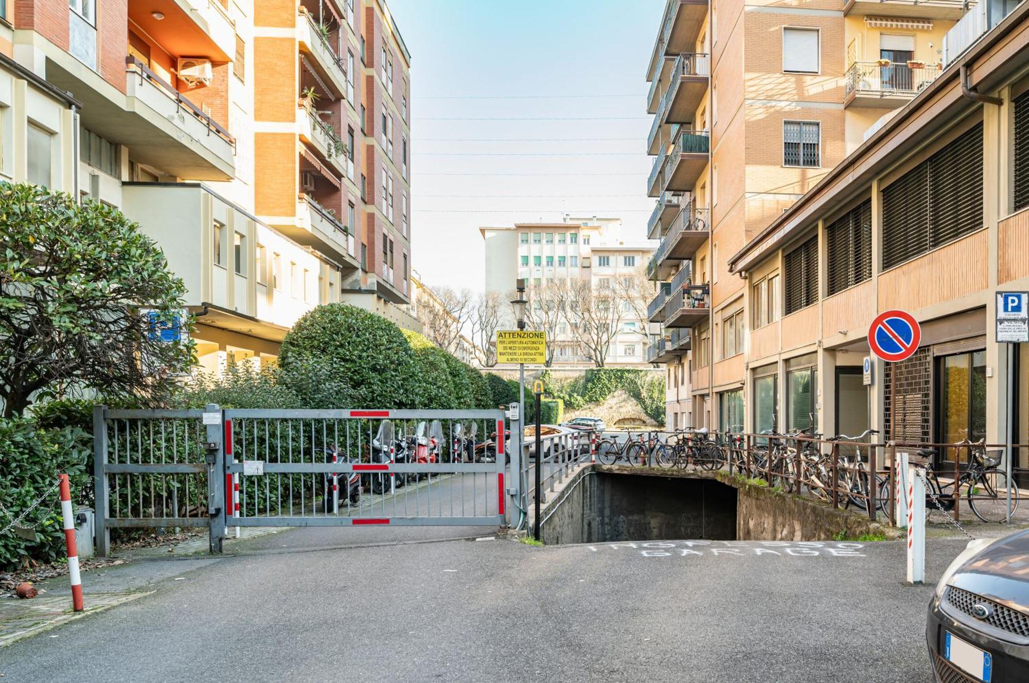 Visarno & University Roomy Flat X6 With Parking Флоренция Екстериор снимка